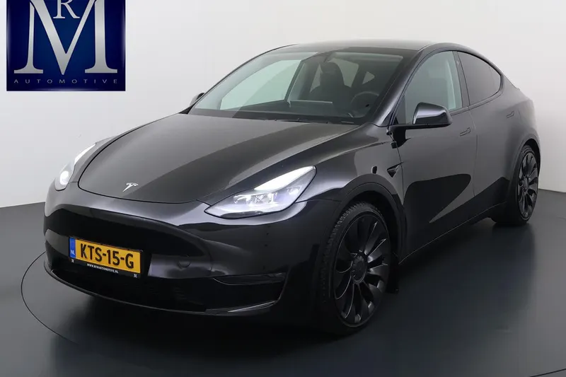 Tesla Model Y (2023)