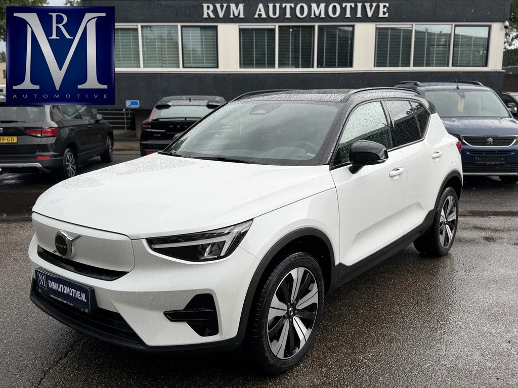 Volvo XC40 (2023) — foto 1