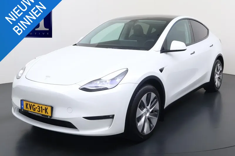 Tesla Model Y (2024)