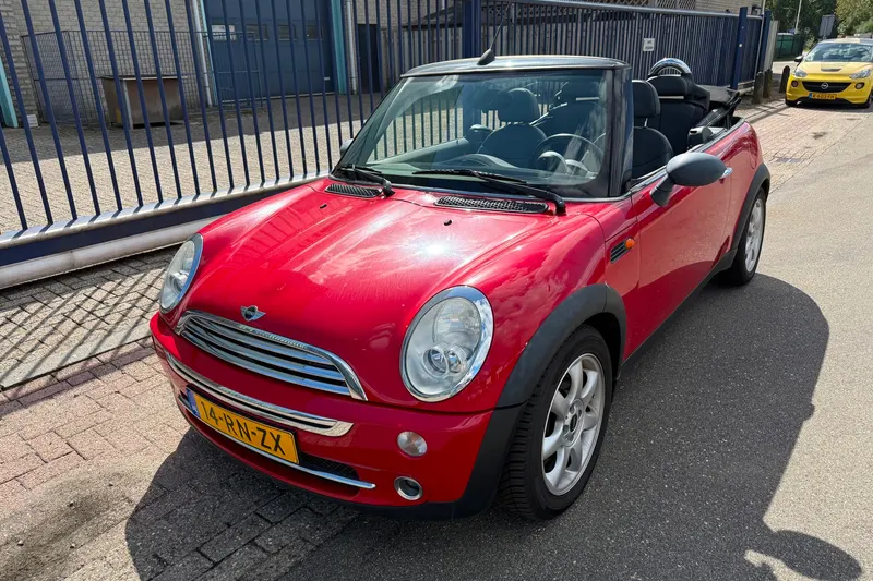 MINI Cabrio (2005)