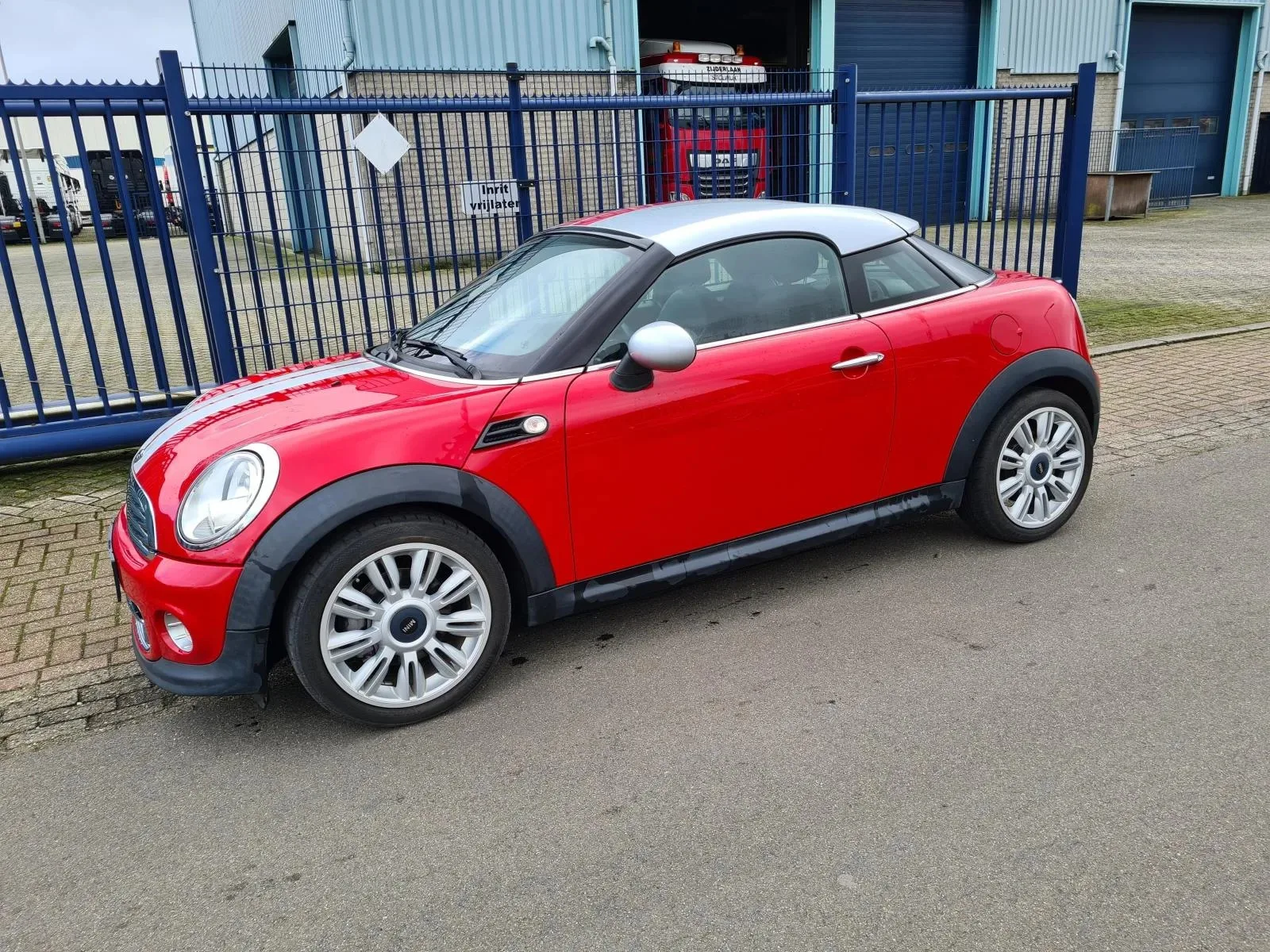 MINI Coupé (2011) — foto 1