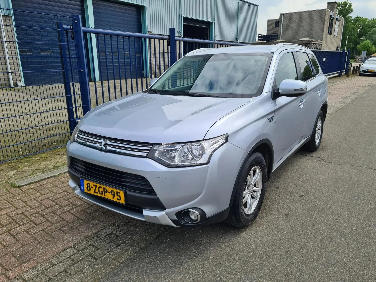 Mitsubishi Outlander (2015) — foto 1