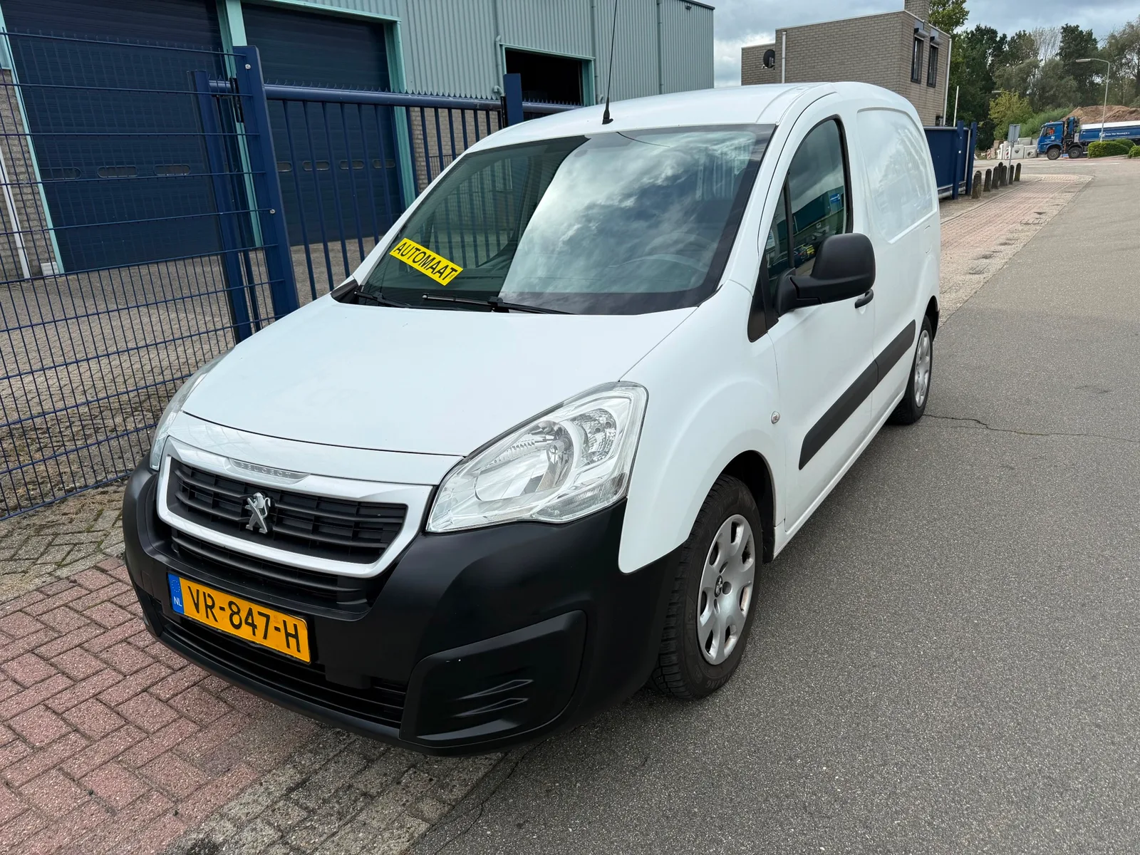 Peugeot Partner (2015) — foto 1