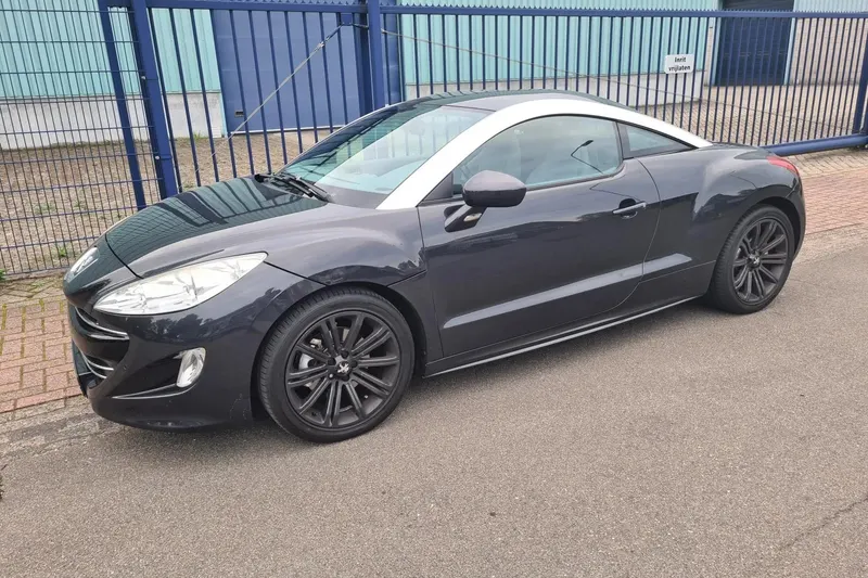Peugeot RCZ (2012)