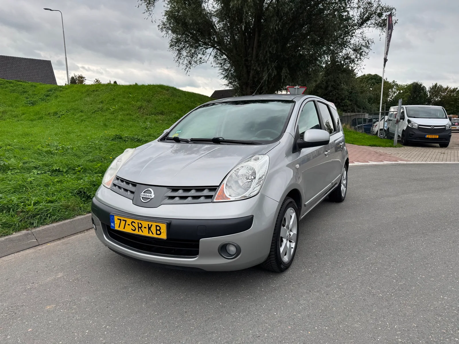 Nissan Note (2006) — foto 1