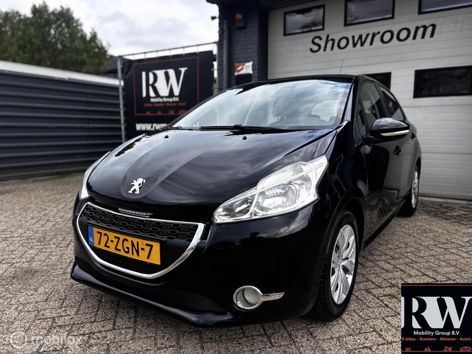 Peugeot 208 (2012) — foto 1