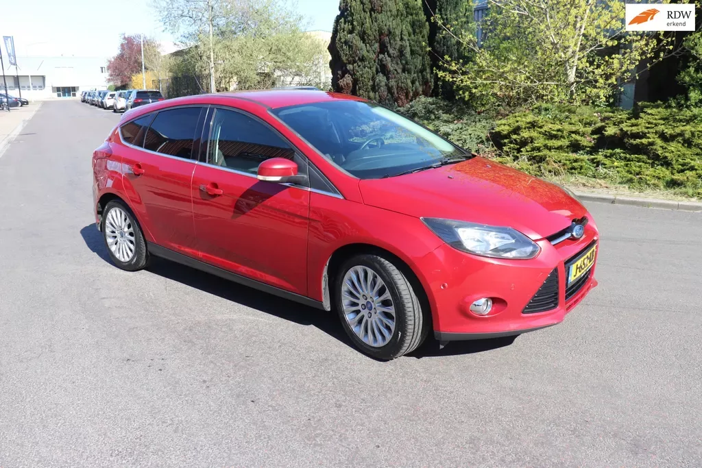 Ford Focus (2011) — foto 1