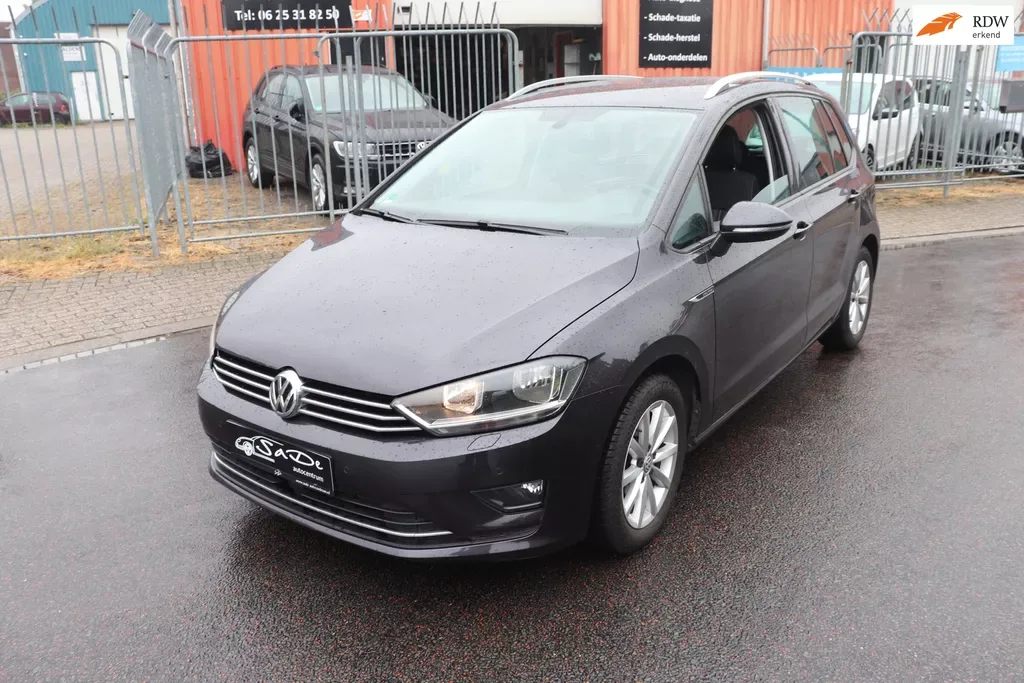 Volkswagen Golf Sportsvan (2015) — foto 1