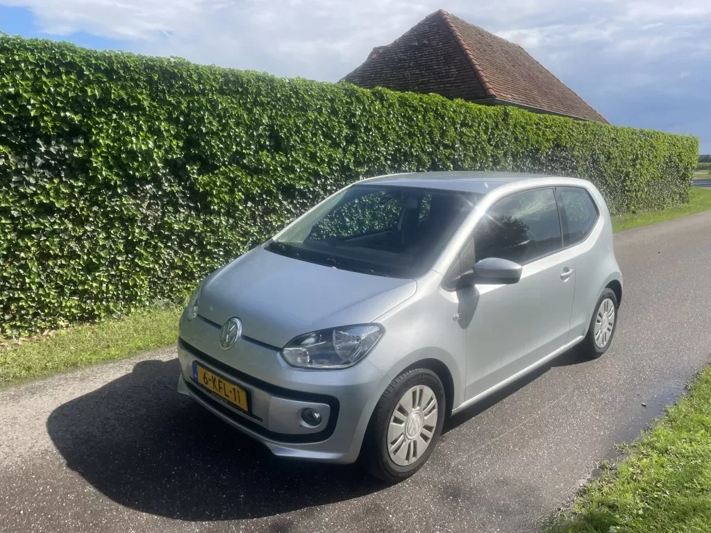 Volkswagen Up! (2013) — foto 1