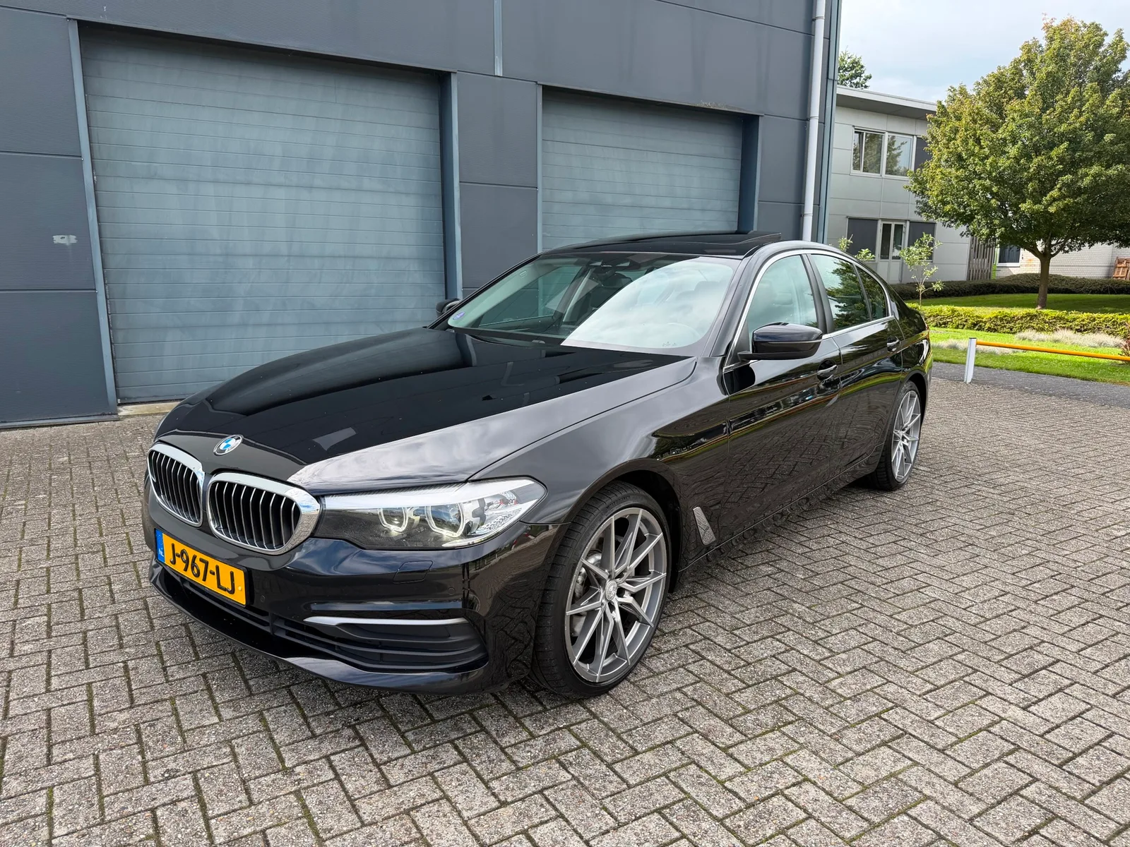 BMW 5-Serie (2017) — foto 1