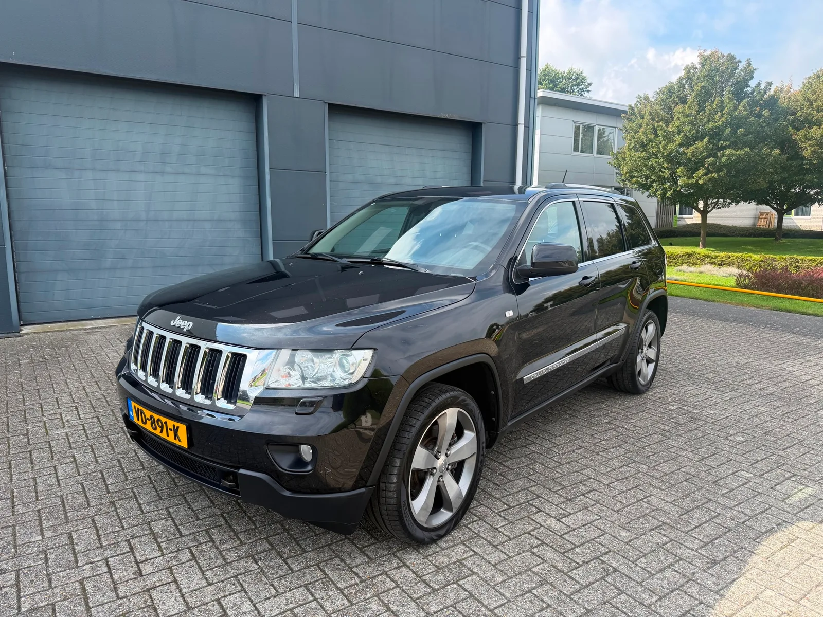 Jeep Grand Cherokee (2011) — foto 1