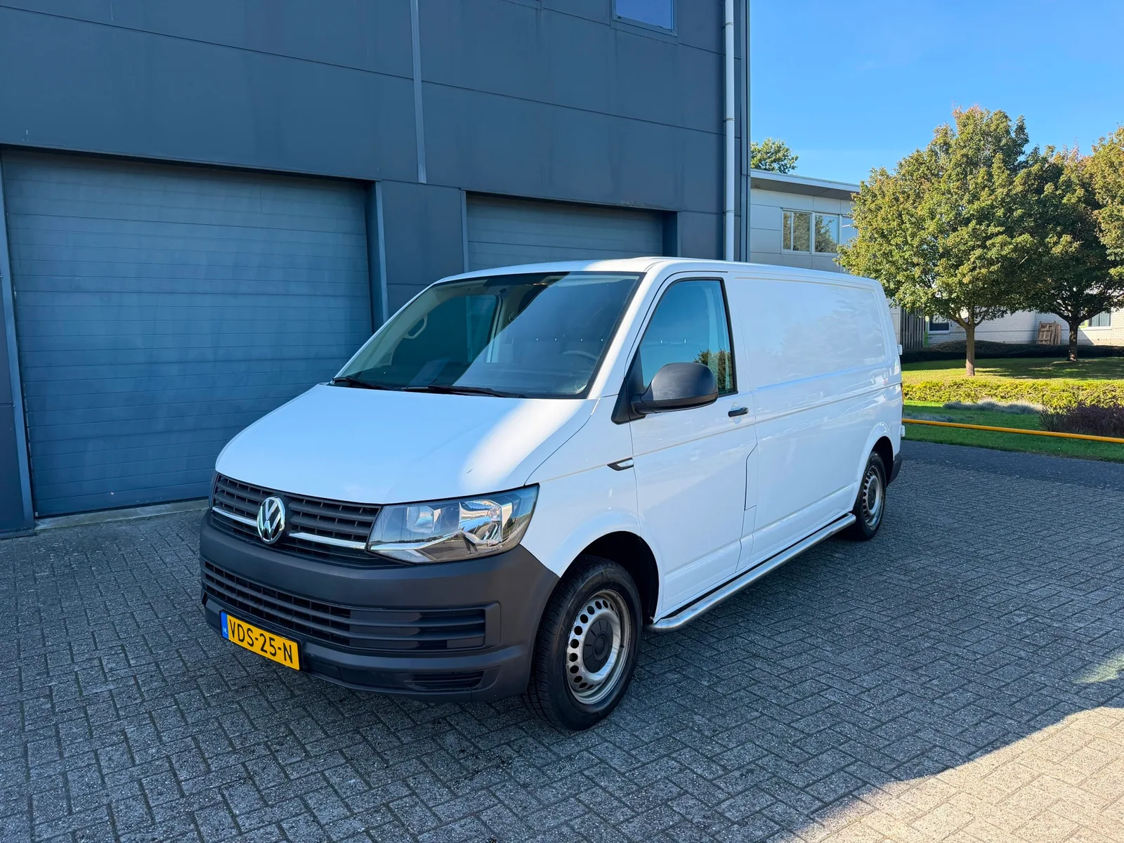 Volkswagen Transporter (2020) — foto 1