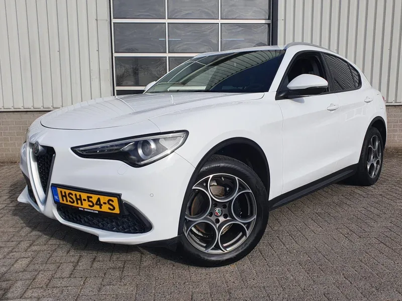 Alfa Romeo Stelvio (2018) — foto 1