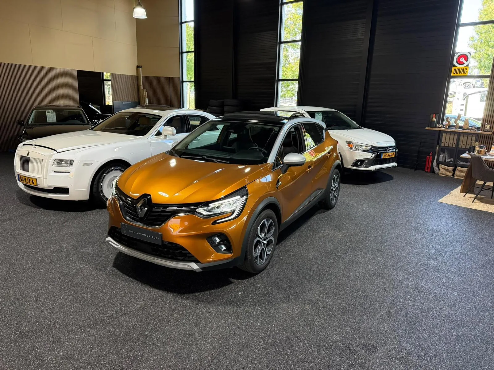 Renault Captur (2022) — foto 1