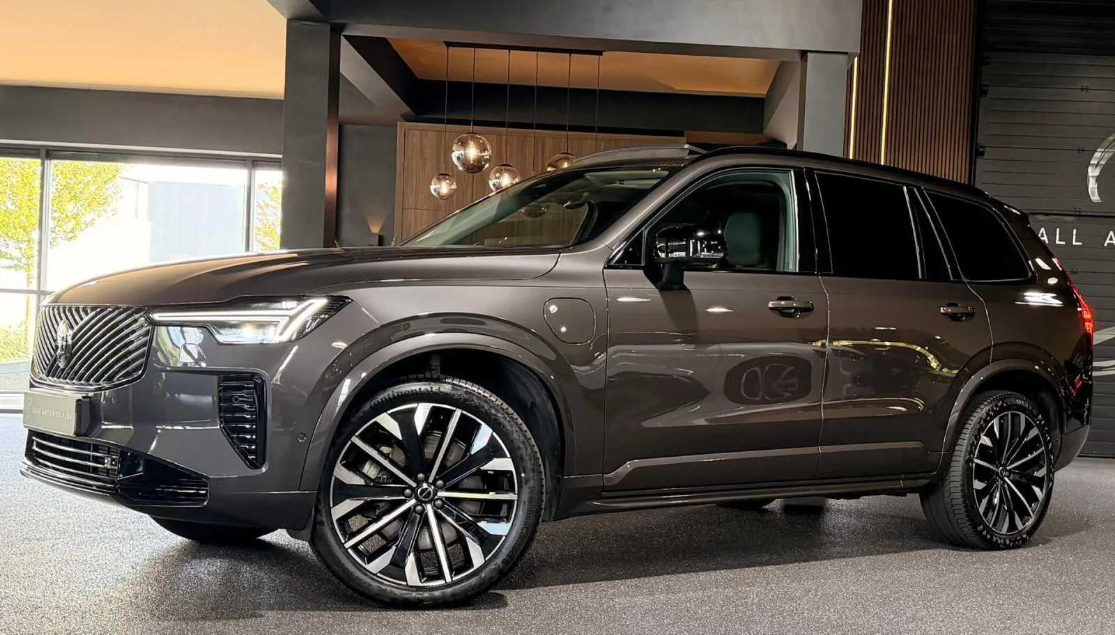 Volvo XC90 (2025) — foto 1
