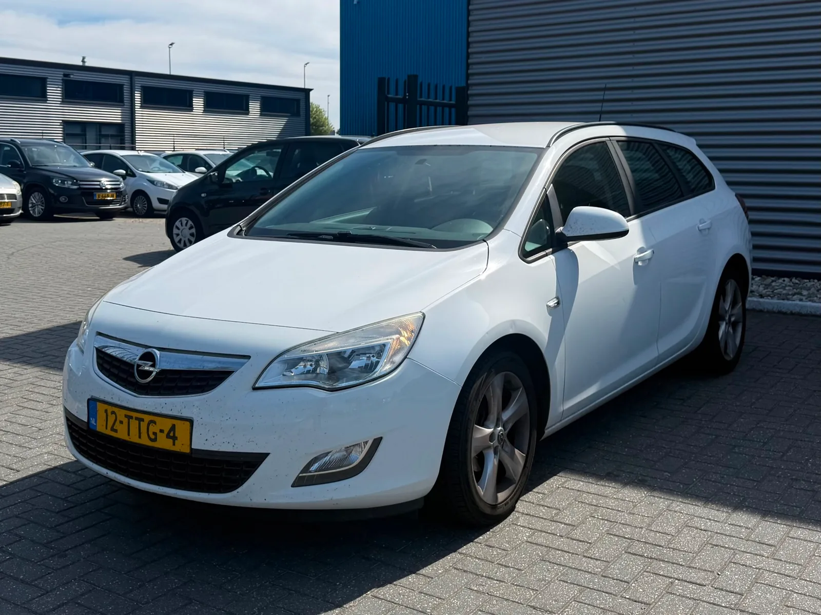 Opel Astra (2012) — foto 1