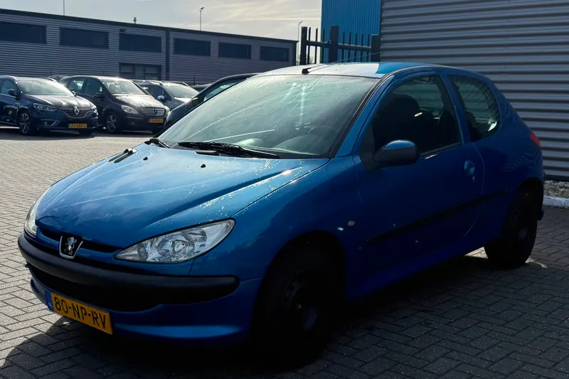 Peugeot 206 (2003)