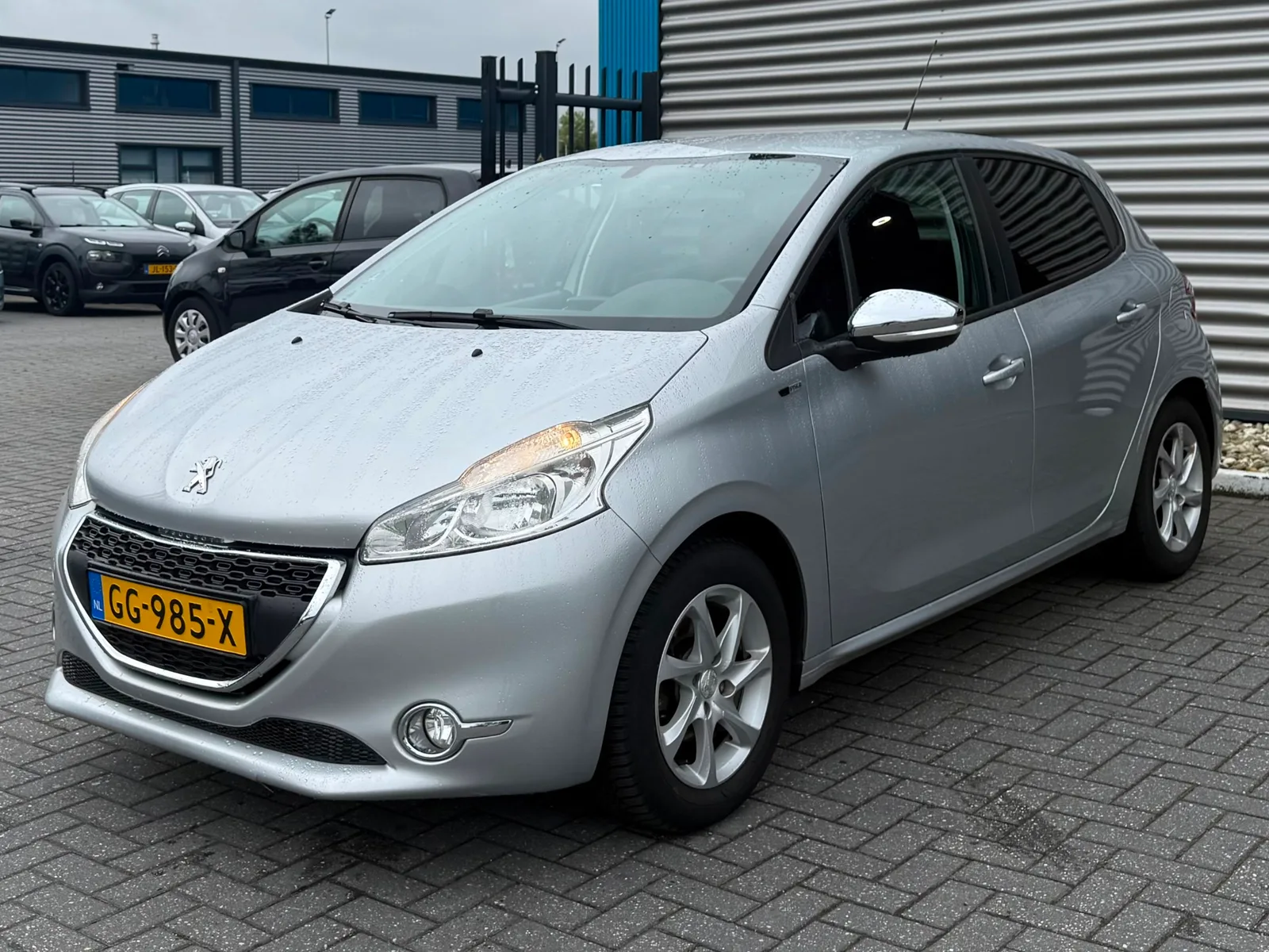 Peugeot 208 (2015) — foto 1