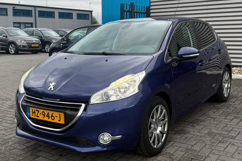 Peugeot 208 (2015)