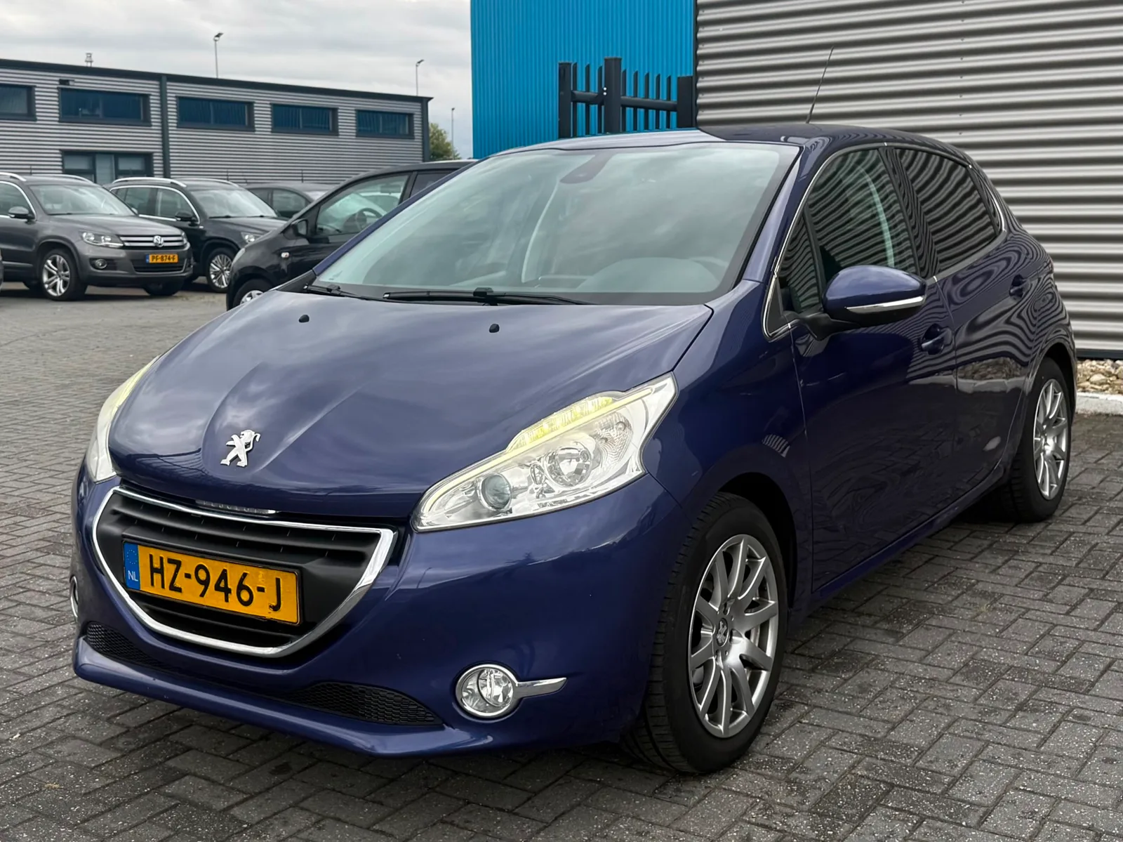 Peugeot 208 (2015) — foto 1