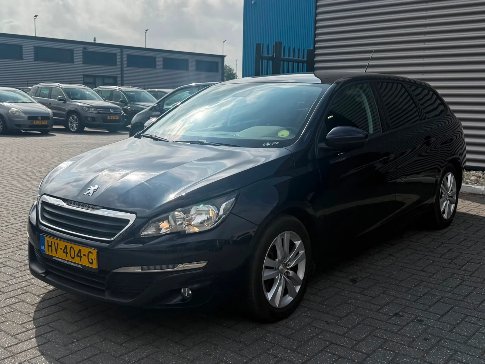 Peugeot 308 (2015) — foto 1