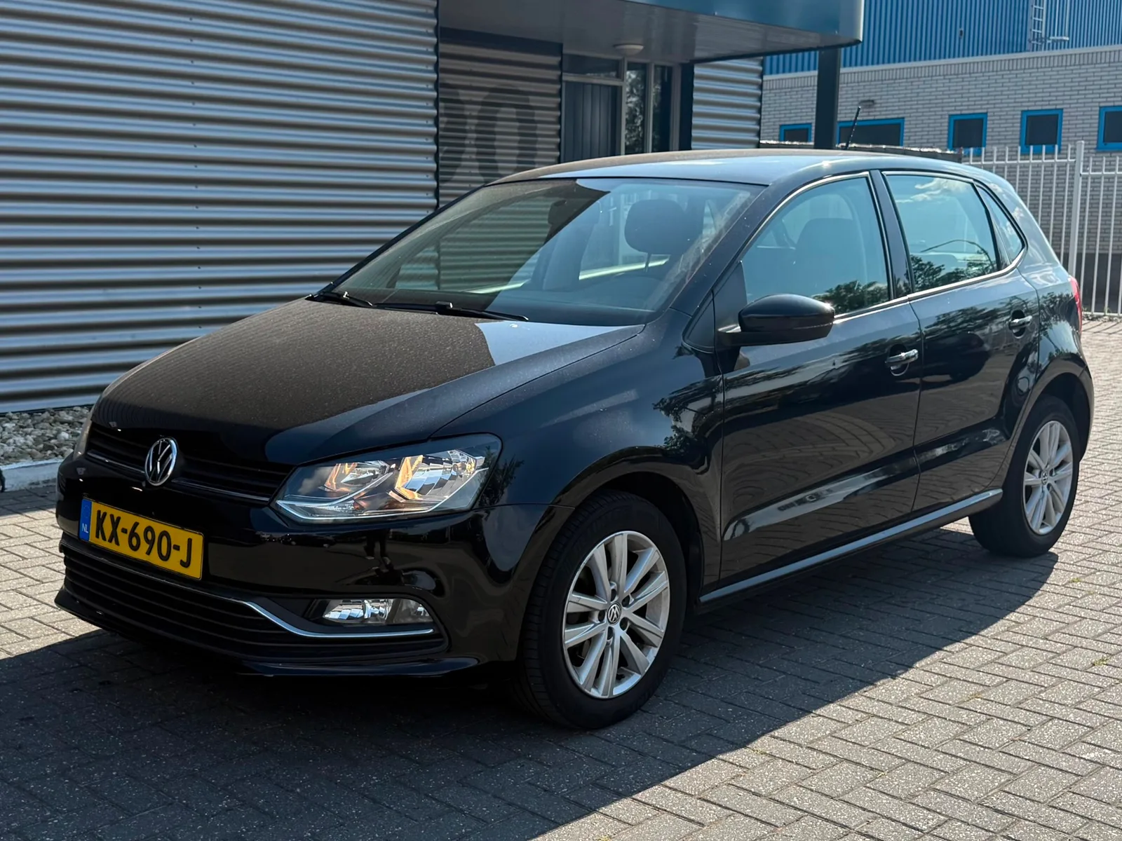 Volkswagen Polo (2016) — foto 1