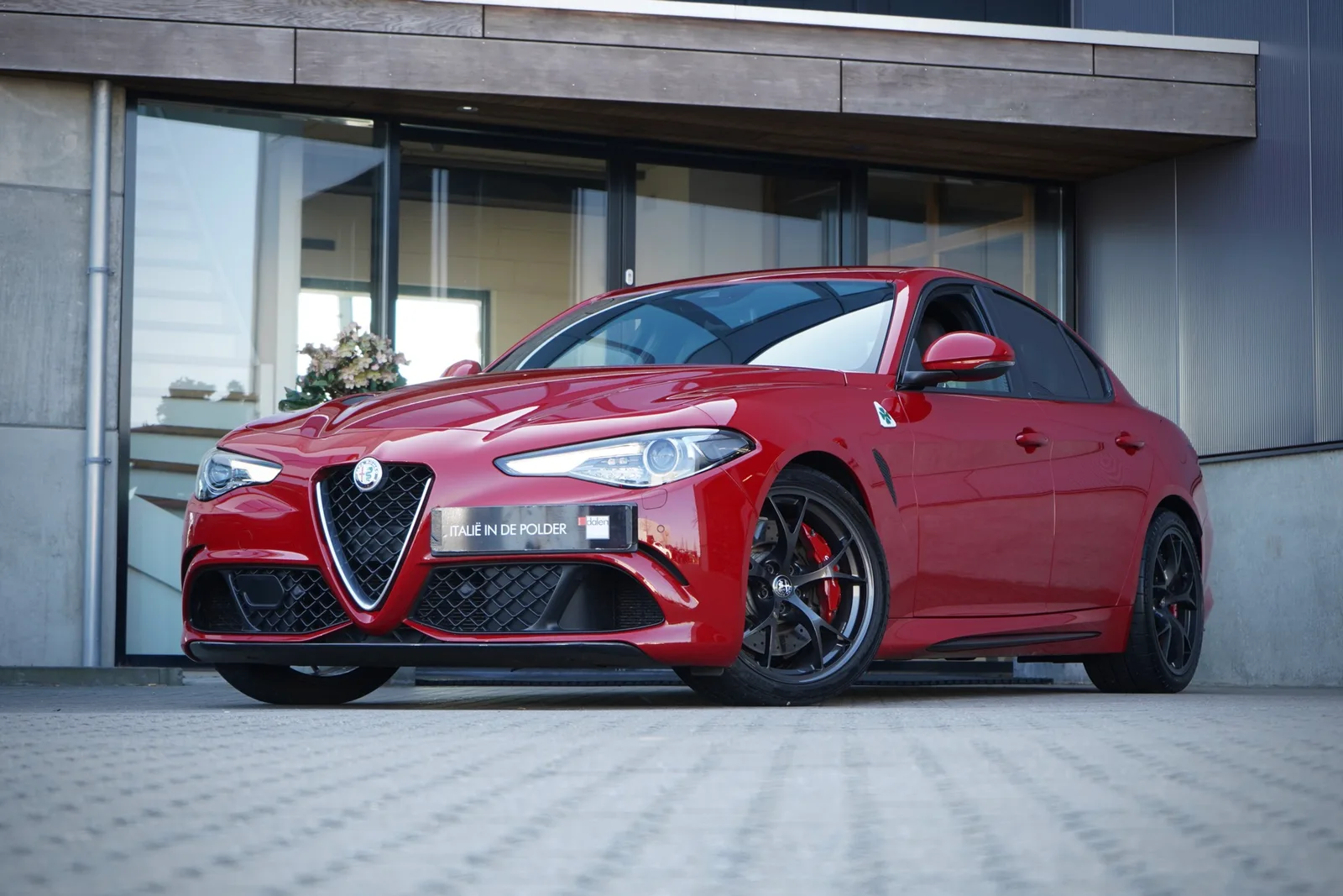 Alfa Romeo Giulia (2018) — foto 1