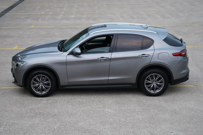 Alfa Romeo Stelvio (2018)
