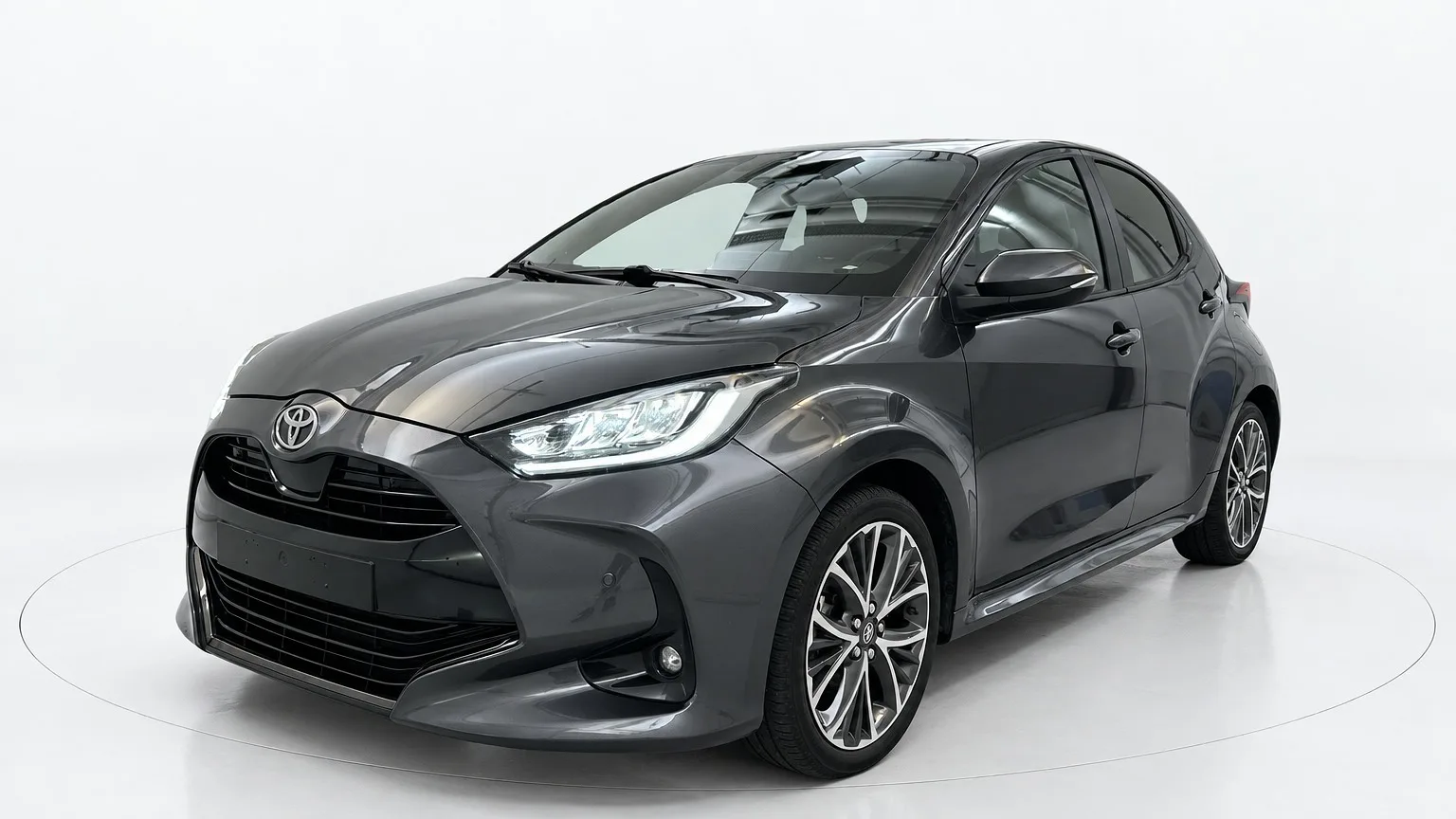 Toyota Yaris (2024) — foto 1