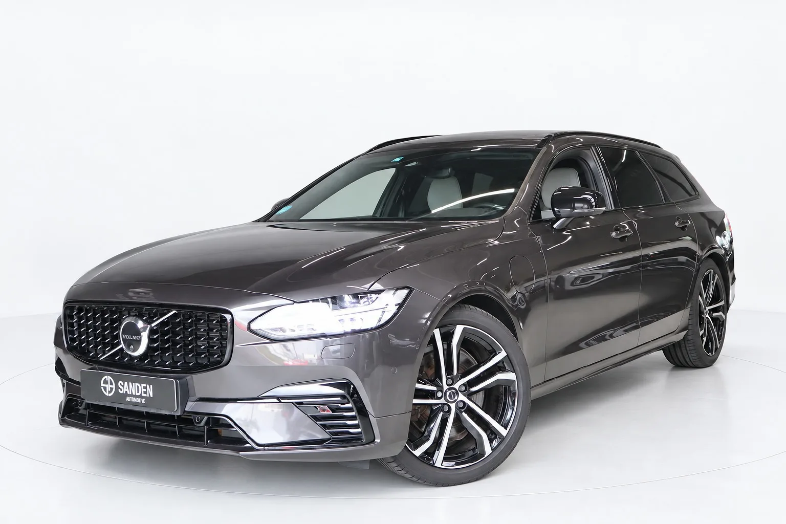 Volvo V90 (2022) — foto 1