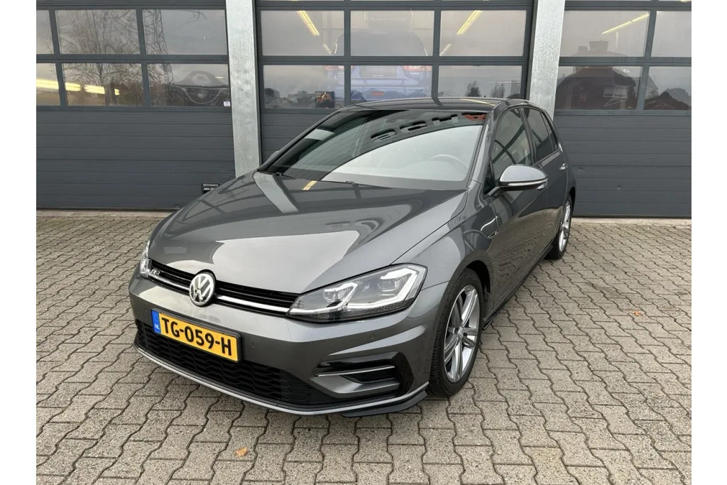 Volkswagen Golf (2018) — foto 1