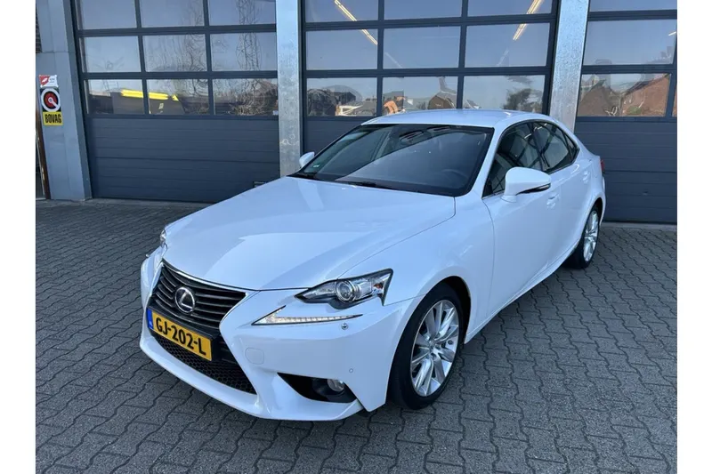 Lexus IS (2014)