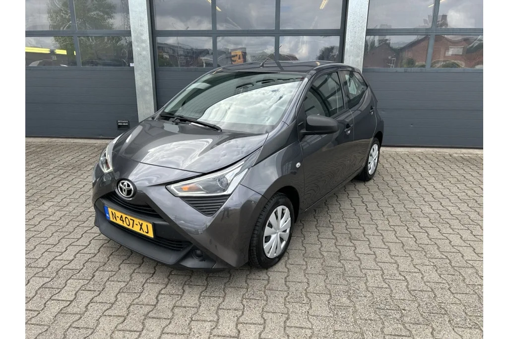 Toyota Aygo (2022) — foto 1