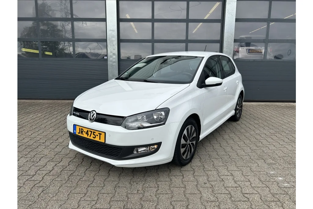 Volkswagen Polo (2016) — foto 1