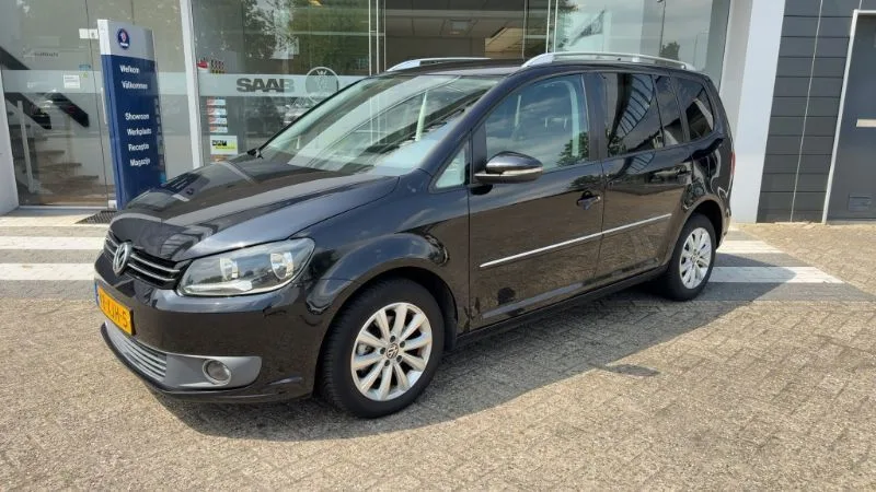 Volkswagen Touran (2012) — foto 1