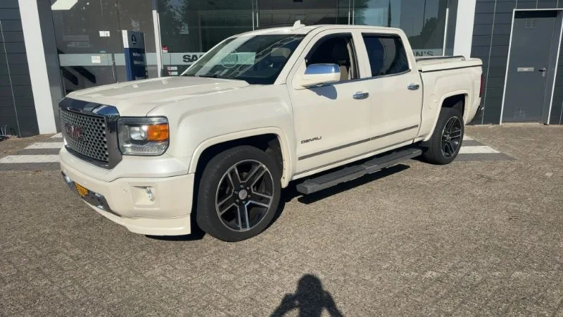 GMC Sierra Denali (2015) — foto 1