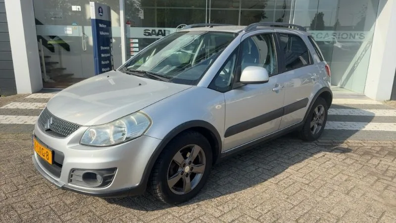 Suzuki SX4 (2010) — foto 1
