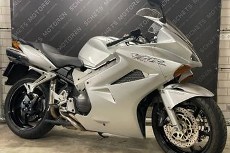 Honda VFR 800 FI (2002)