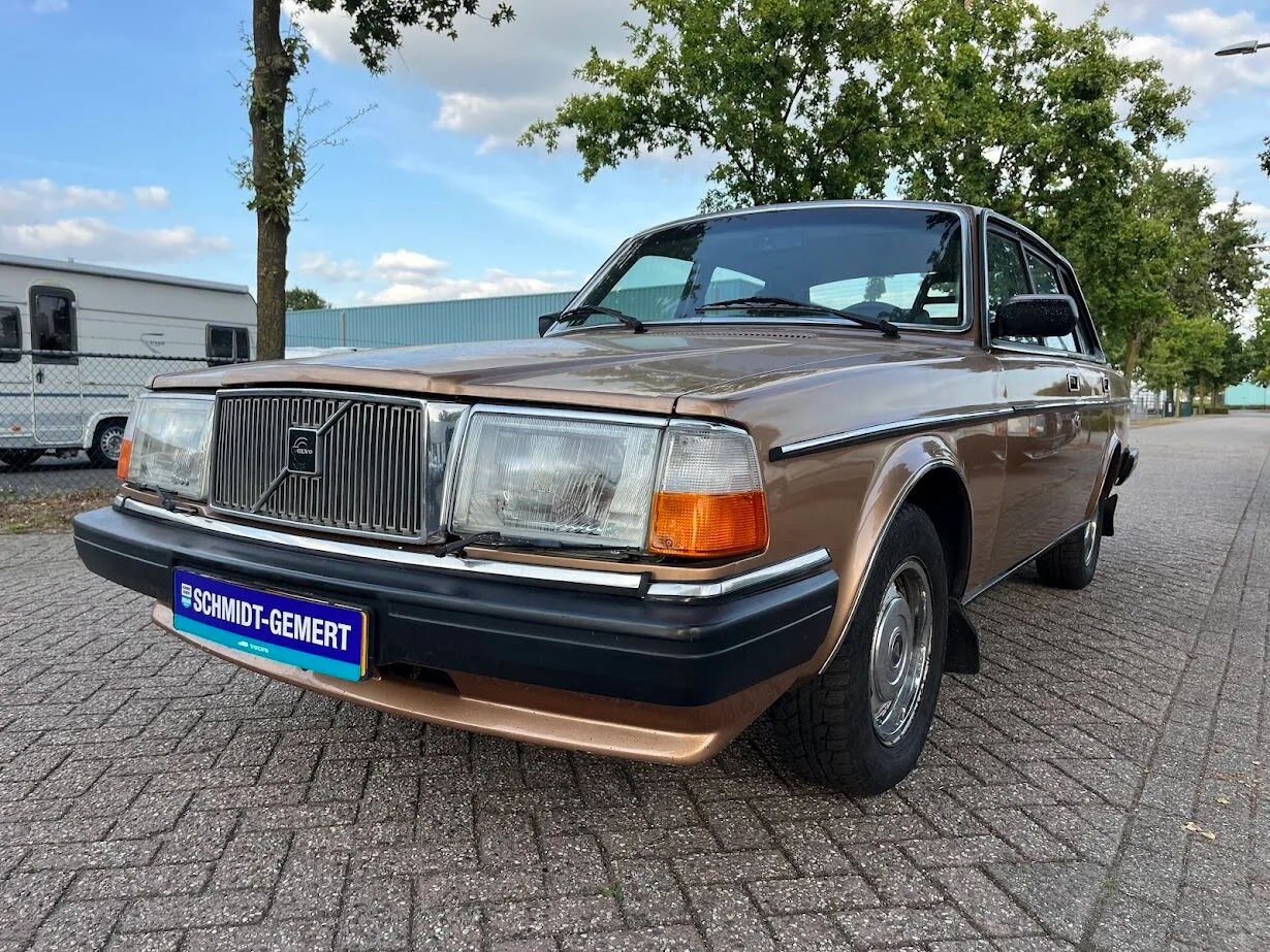 Volvo 264 (1982) — foto 1