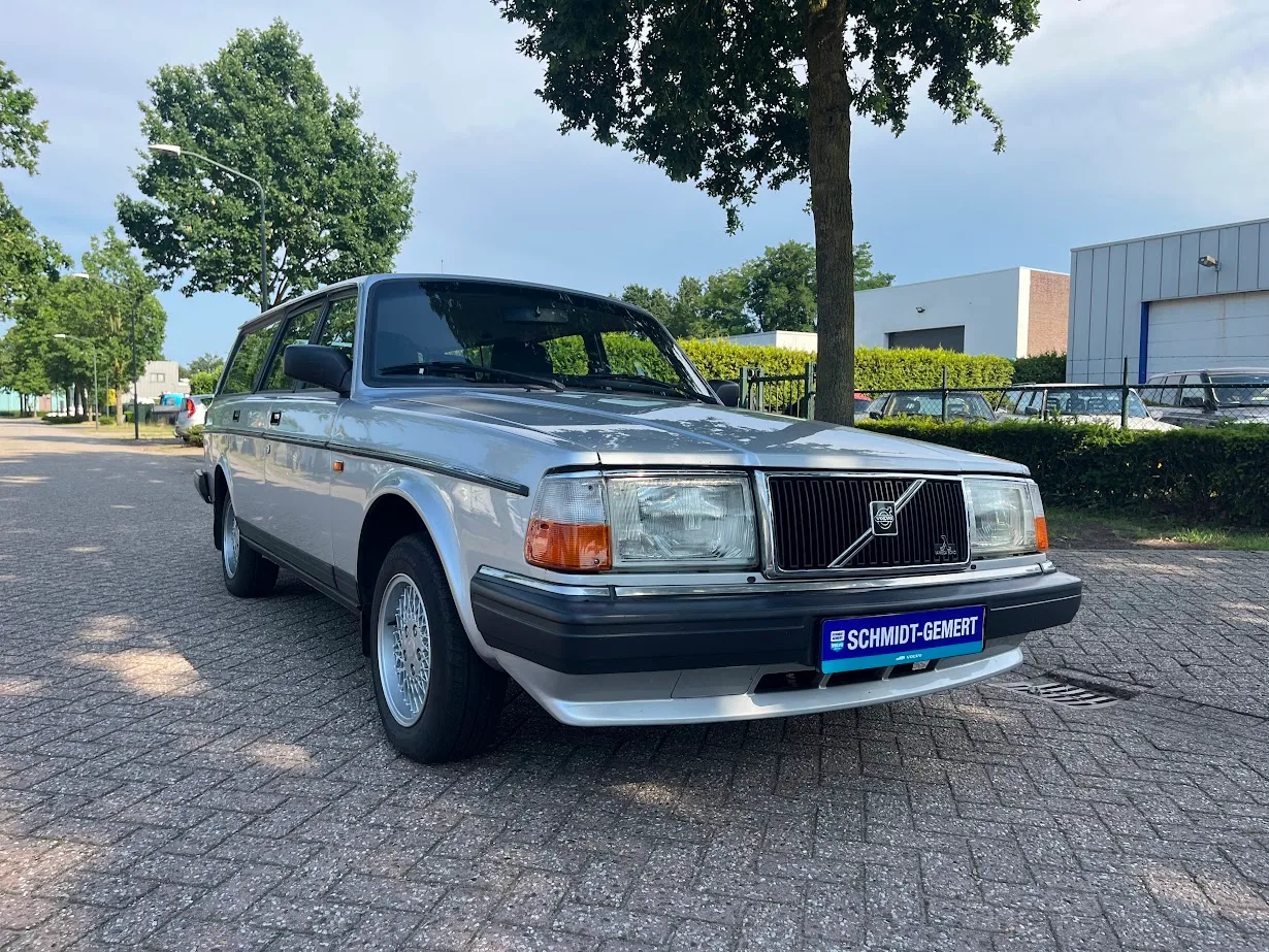 Volvo 240 (1991) — foto 1