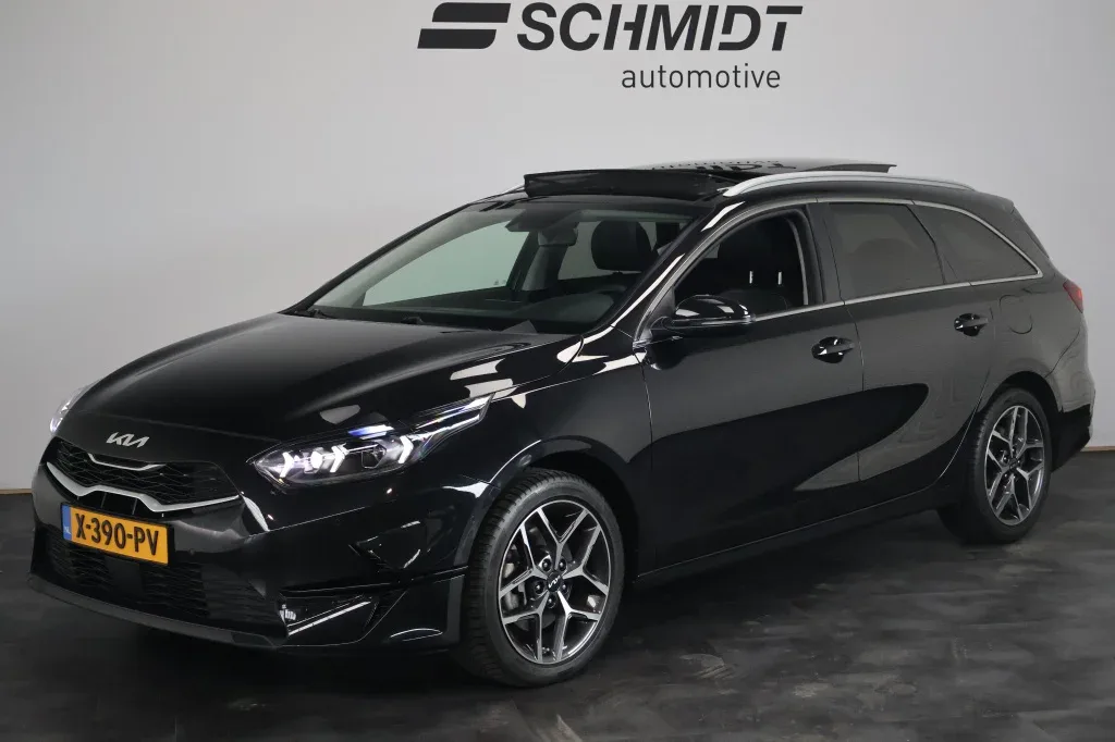 Kia Ceed Sportswagon (2024) — foto 1