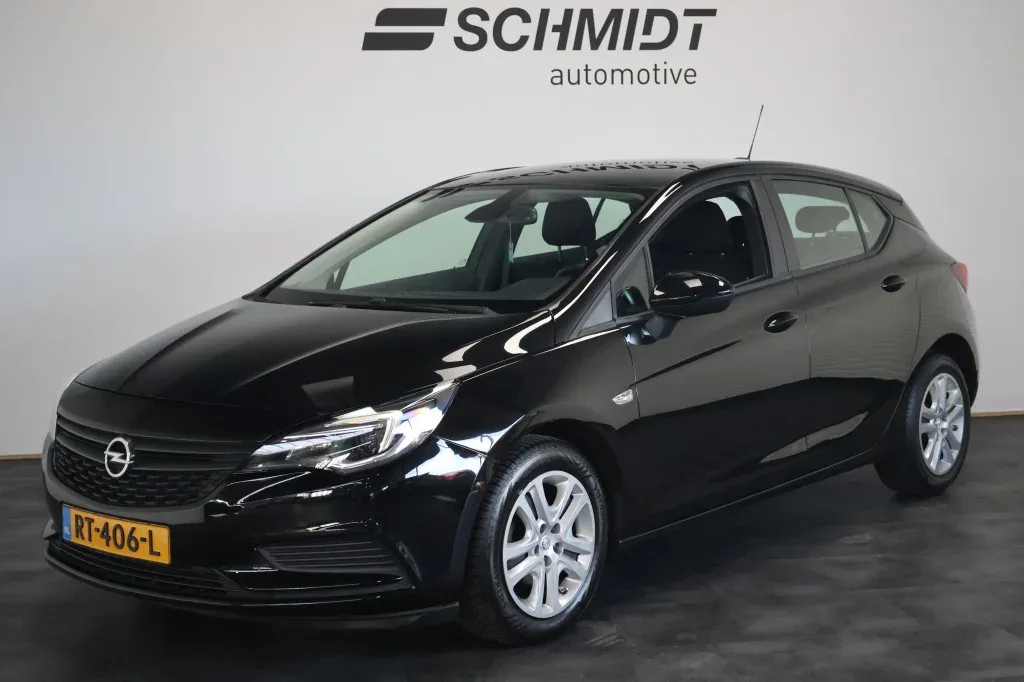 Opel Astra (2018) — foto 1