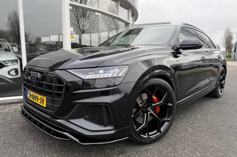 Audi Q8 (2020)