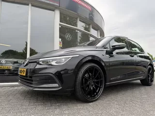 Volkswagen Golf (2020) — foto 1