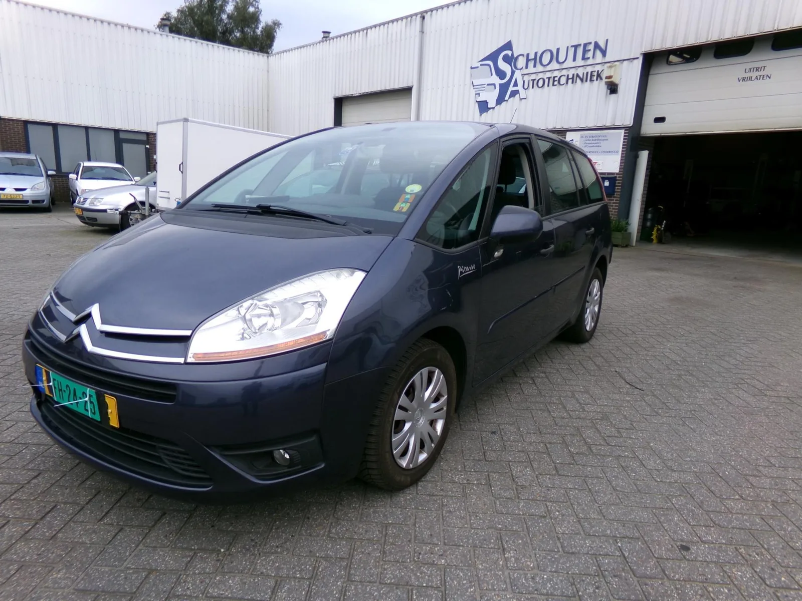Citroën Grand C4 Picasso (2010) — foto 1