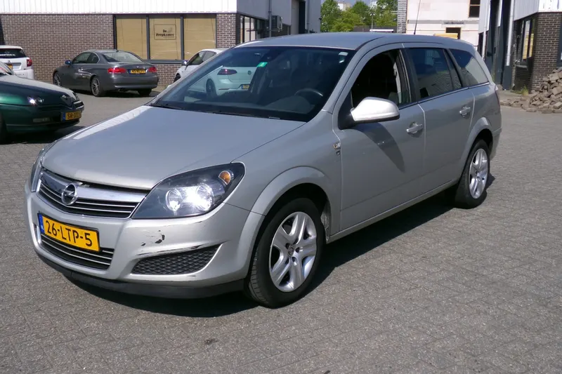 Opel Astra (2010)