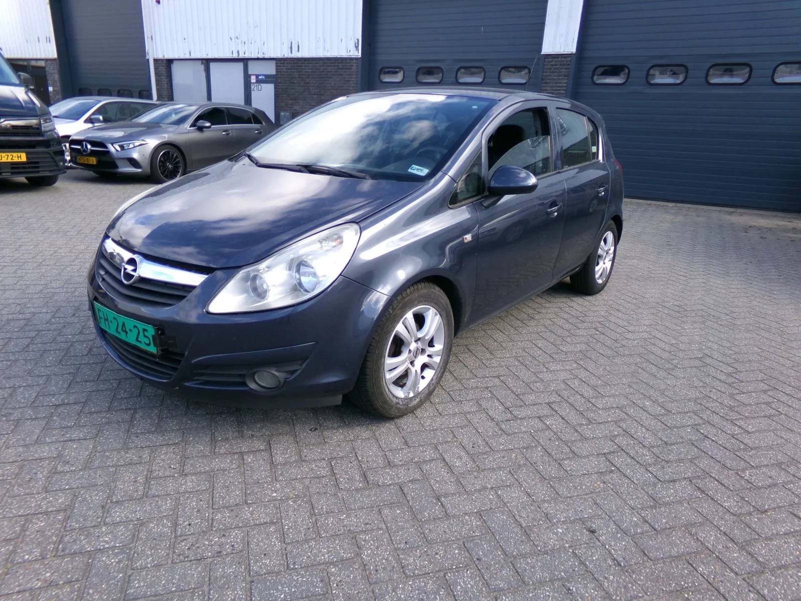Opel Corsa (2008) — foto 1