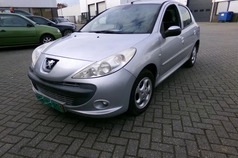 Peugeot 206+ (2009)