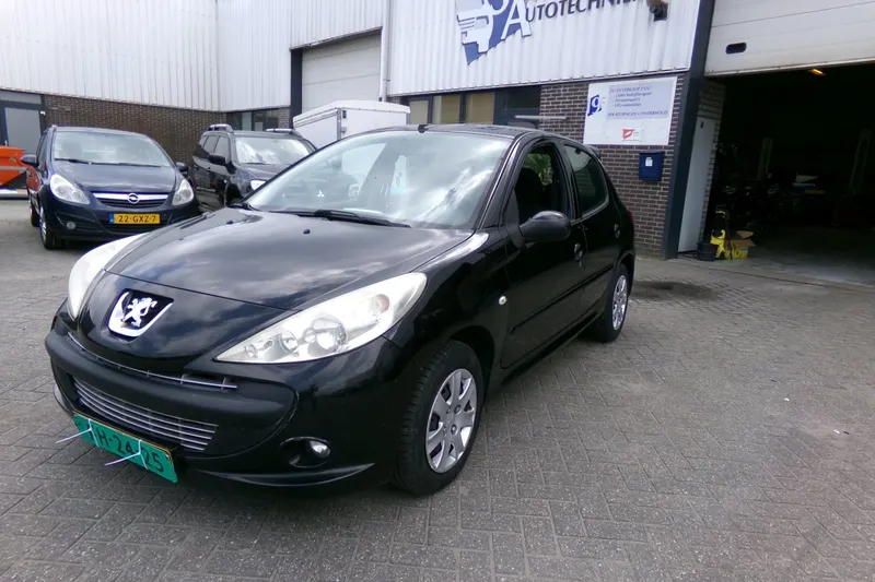 Peugeot 206+ (2010)