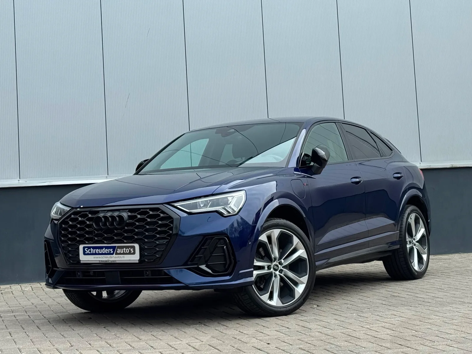 Audi Q3 Sportback (2022) — foto 1